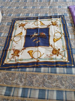 FOULARD