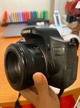 canon 750D mas objetivo 18-55mm
