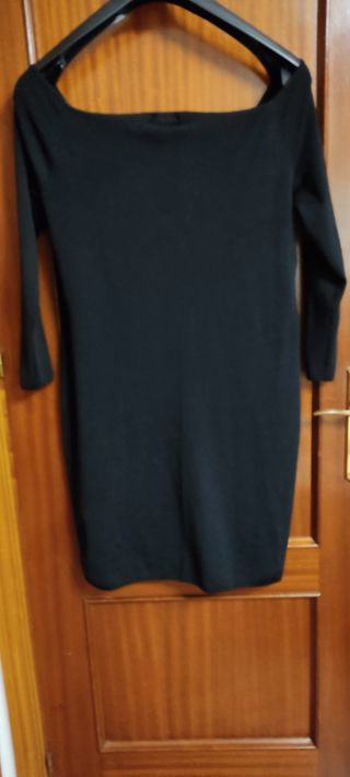 Vestido negro H&M talla 2XL.