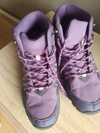 Botas montaña niña púrpura