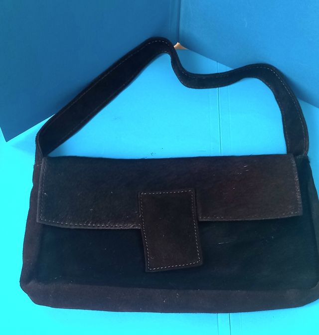 Bolsito mano piel negra