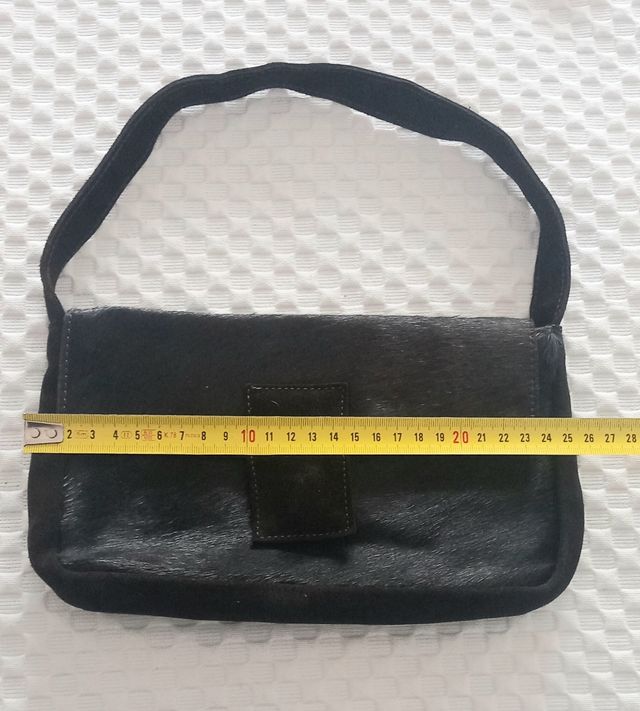 Bolsito mano piel negra