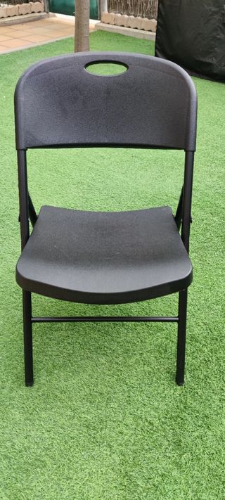 Sillas plegables negras. 4 unidades. 12€/silla

