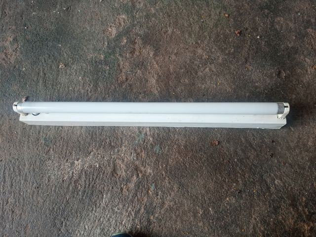 Luminaria fluorescente cocina