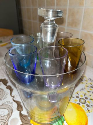 Porta liquore con bicchierini