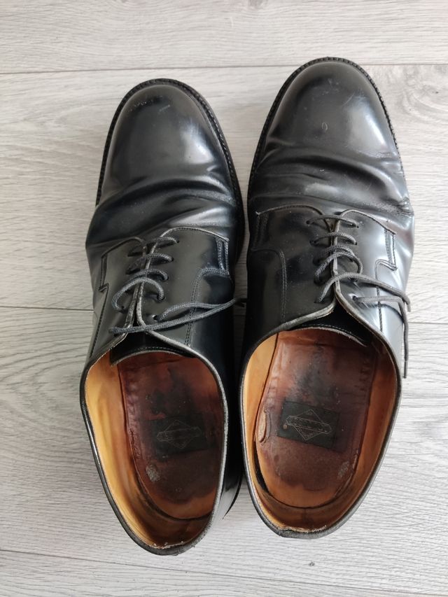 zapatos negros lotusse