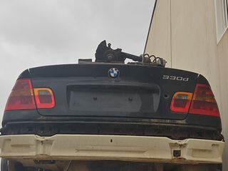 BMW 330d - Portón trasero