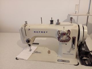 Máquina de coser Refrey 430 Industrial con bancada