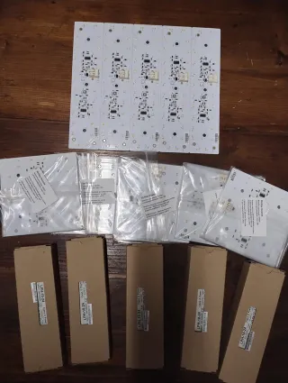 Illuminazione led alluminio più alimentatore 24v