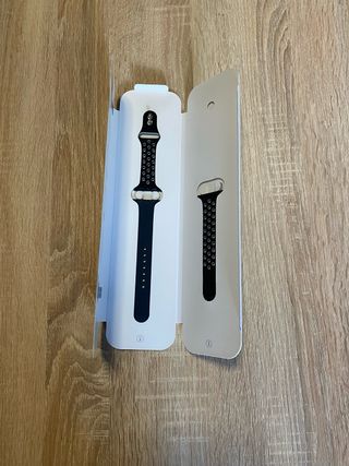 Scatola e cinturino Apple Watch 7 41 mm