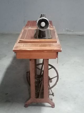 Máquina coser antigua