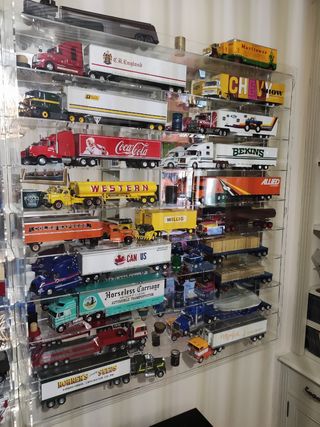 Colección camiones escala 1:64