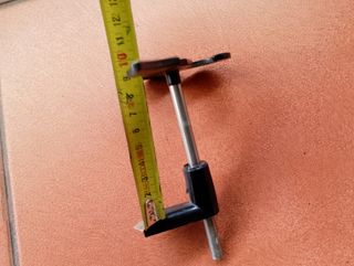 Retenedores para contraventanas y ventanas