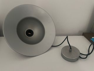 Lámpara colgante metálica estilo industrial