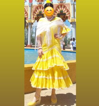 Traje de gitana (foto por delante y por detrás)