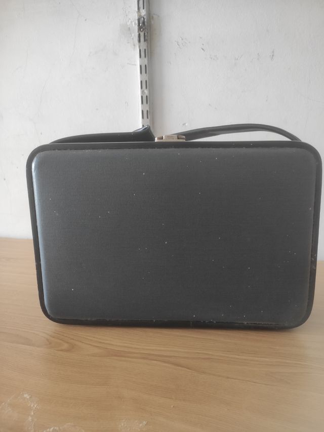 Maleta antigua pequeña