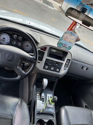 Mitsubishi Montero 2006