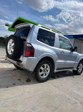 Mitsubishi Montero 2006