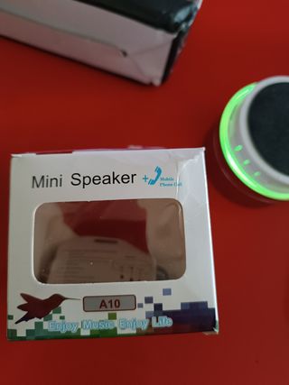 Reloj despertador + 2 Altavoces