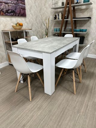 NUEVA MESA CON 6 SILLAS EXTENSIBLE