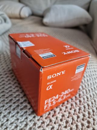Objetivo Sony E. FE24-240mm