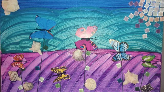 Lienzo playa viva,mariposas y conchas en relieve