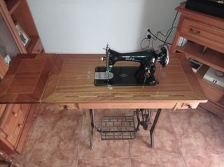 Maquina de coser antigua Alfa