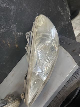Faros delanteros peugeot 206