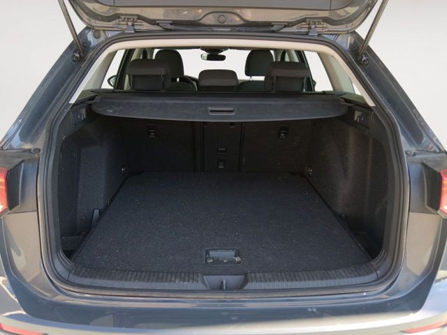 Volkswagen Golf Life eTSI