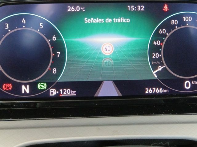 Volkswagen Golf Life eTSI