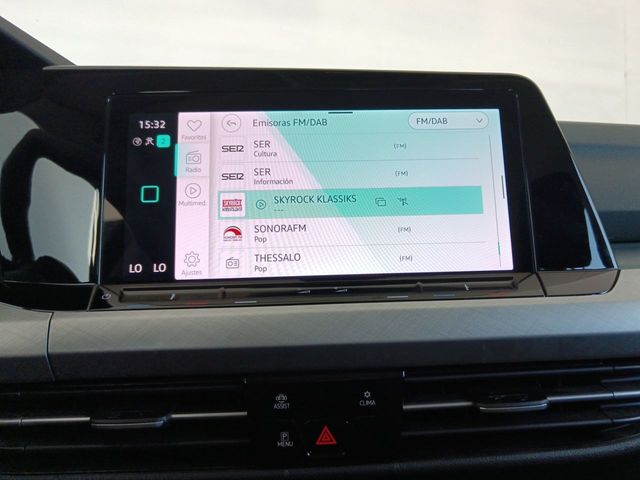 Volkswagen Golf Life eTSI