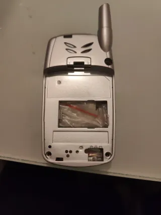 13 vecchie carcasse mobili