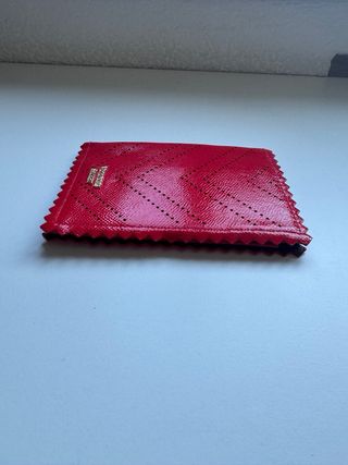 Portapasaporte Victoria's Secret rojo