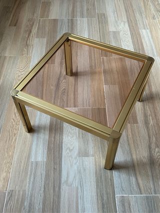 Mesa baja italiana cuadrada antigua años 70 dorada