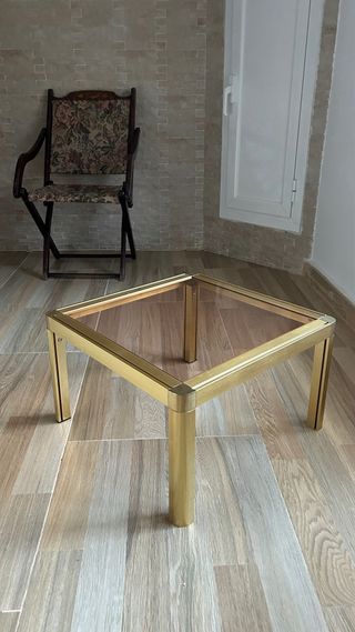 Mesa baja italiana cuadrada antigua años 70 dorada