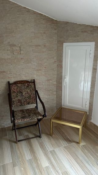 Mesa baja italiana cuadrada antigua años 70 dorada