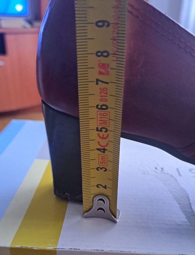 Zapatos de tacón rojos Hispanitas