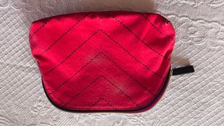 Neceser Estée Lauder rojo