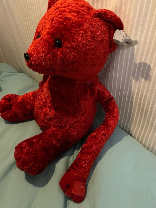 Oso peluche rojo aterciopelado