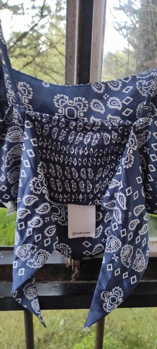 Top Stradivarius azul sin estrenar 