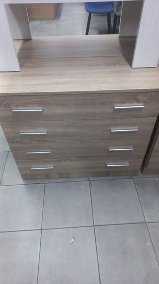 Cómoda 4 cajones