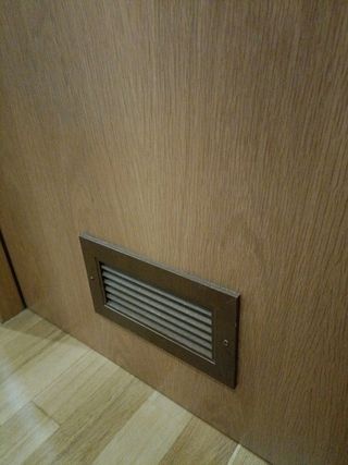 3 Puertas de roble maciza 1 con cristal y 2 lisas 