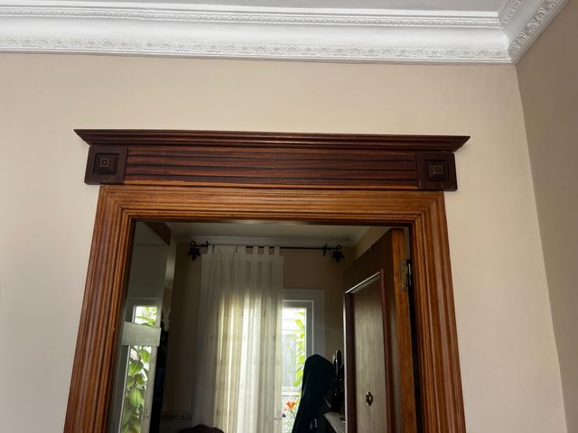 Adorno puerta madera