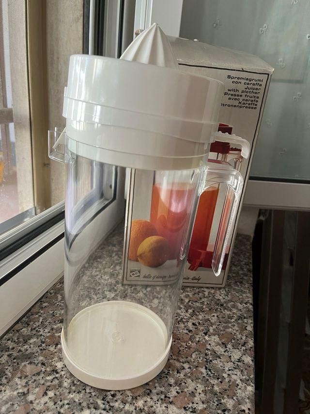 Spremiagrumi con caraffa