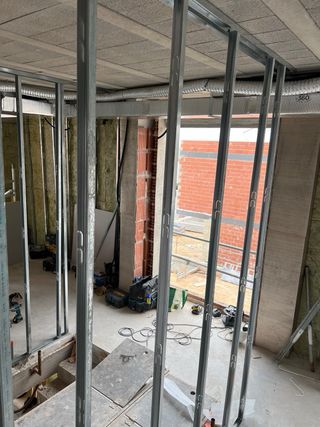 Hello, good afternoon. I'm a plasterboard and center official. I cover all the decorations, shelves, cabinets, arches, and TV furniture. If you're interested, contact us via WhatsApp at 644229380.