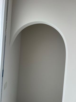 Hello, good afternoon. I'm a plasterboard and center official. I cover all the decorations, shelves, cabinets, arches, and TV furniture. If you're interested, contact us via WhatsApp at 644229380.