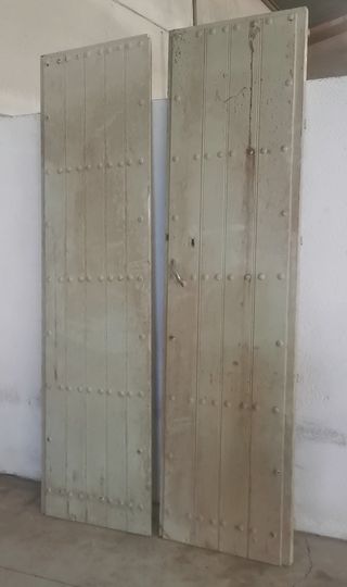 Con marco. Completa. Puerta 2 hojas antigua 238 cm
