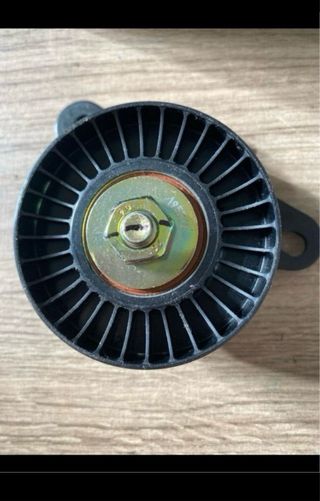 Polea tensora varios Ford y Mazda 