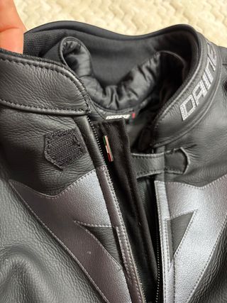 DAINESE AVRO 4 CHAQUETA



