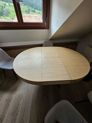 Mesa redonda extensible + 4 sillas velvet